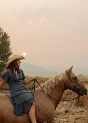 Image post by @cowgirlmagazine on Instagram