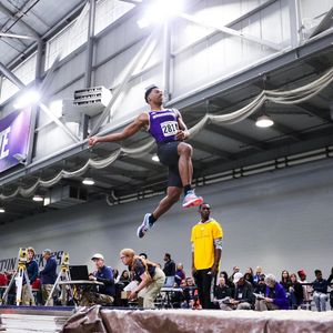Image post by @uwtrack on Instagram