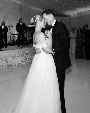 Image post by @parishilton on Instagram