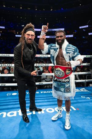 Image post by @MatchroomBoxing on Twitter