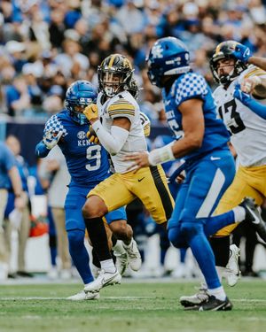 Image post by @HawkeyeFootball on Twitter