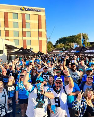 Image post by @roaringriot on Instagram