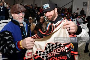 Image post by @HarrisLue on Twitter