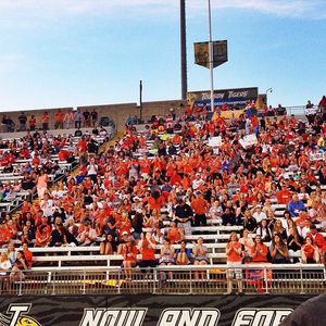 Image post by @cusewlax on Instagram