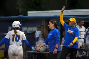 Image post by @hofstrasoftball on Instagram