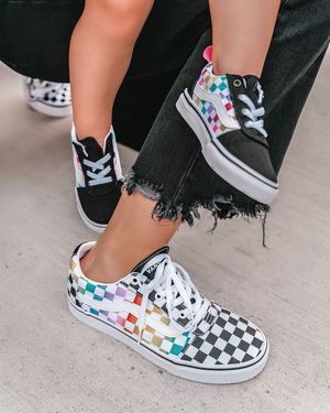 Image post by @dsw on Instagram