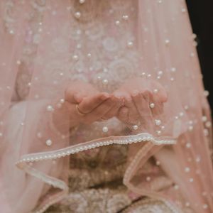 Image post by @thismodernlovephoto on Instagram