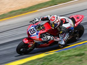 Image post by @motoamerica on Instagram