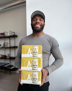 Image post by @alliseeisgold on Instagram