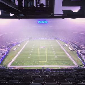 Image post by @metlifestadium on Instagram
