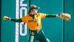 Image post by @BaylorSoftball on Twitter