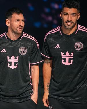 Image post by @soccerdotcom on Instagram
