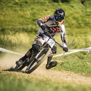 Image post by @foxmtb on Instagram