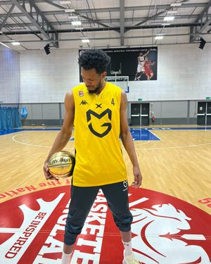 Image post by @mcrgiants on Instagram