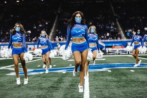 Image post by @detlionscheerleaders on Instagram
