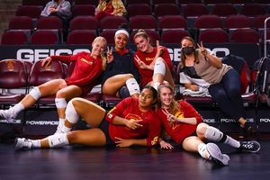 Image post by @uscwomensvolley on Instagram