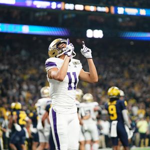 Image post by @uw_football on Instagram