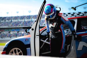 Image post by @bellracinghq on Instagram