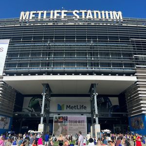 Image post by @metlifestadium on Instagram