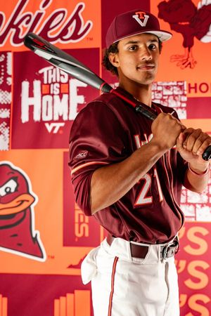 Image post by @HokiesBaseball on Twitter