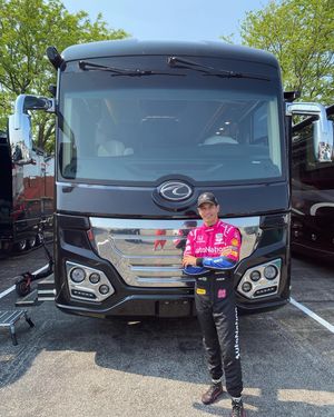 Image post by @heliocastroneves on Instagram
