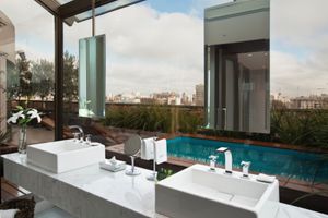 Image post by @hotelmadero on Instagram