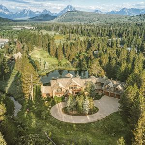 Image post by @christiesrealestate on Instagram