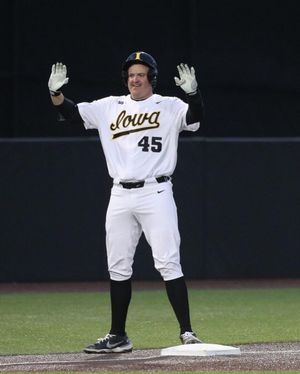 Image post by @uibaseball on Instagram