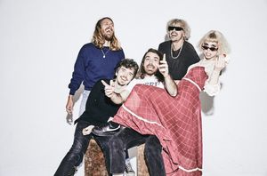 Image post by @grouplove on Instagram