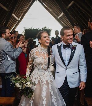 Image post by @theknot on Instagram