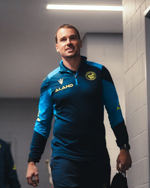 Image post by @theparraeels on Instagram