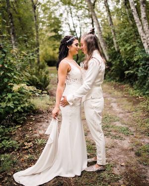 Image post by @theknot on Instagram