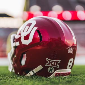 Image post by @ou_football on Instagram