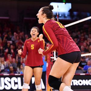 Image post by @uscwomensvolley on Instagram