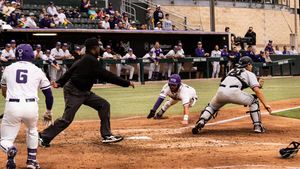 Image post by @LaryssaMyers on Twitter