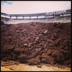 Image post by @metlifestadium on Instagram