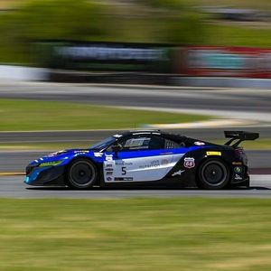 Image post by @gradientracing on Instagram