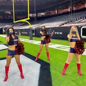 Image post by @texanscheerleaders on Instagram