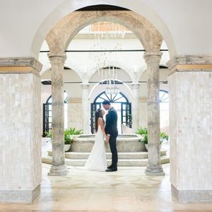 Image post by @theknot on Instagram