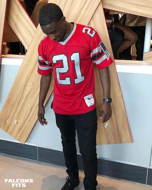 Image post by @falconsfits on Instagram