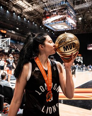 Image post by @lvaces on Instagram