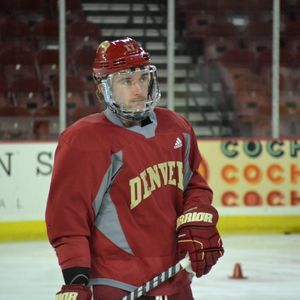 Image post by @du_hockey on Instagram