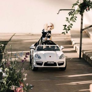 Image post by @theknot on Instagram