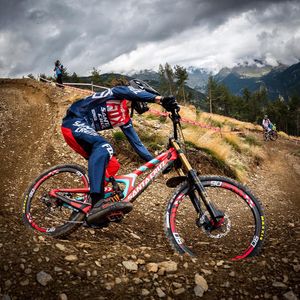 Image post by @foxmtb on Instagram