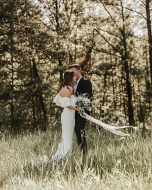Image post by @thismodernlovephoto on Instagram