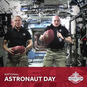 Image post by @housuperbowl on Instagram
