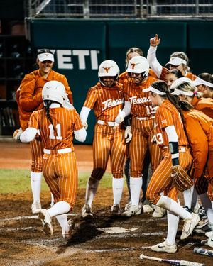 Image post by @texassoftball on Instagram