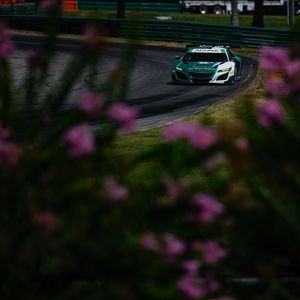 Image post by @gradientracing on Instagram