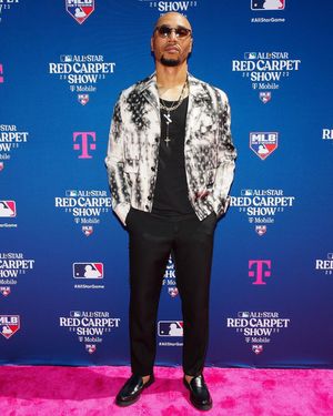 Image post by @mlblife on Instagram