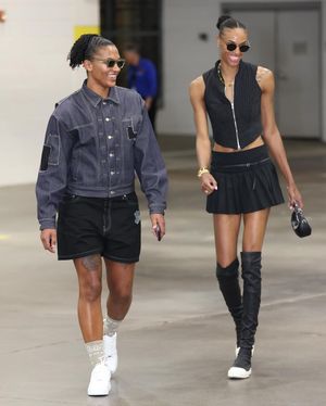 Image post by @leaguefits on Instagram